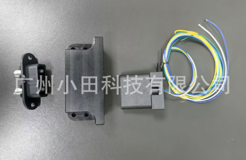 插头连接器